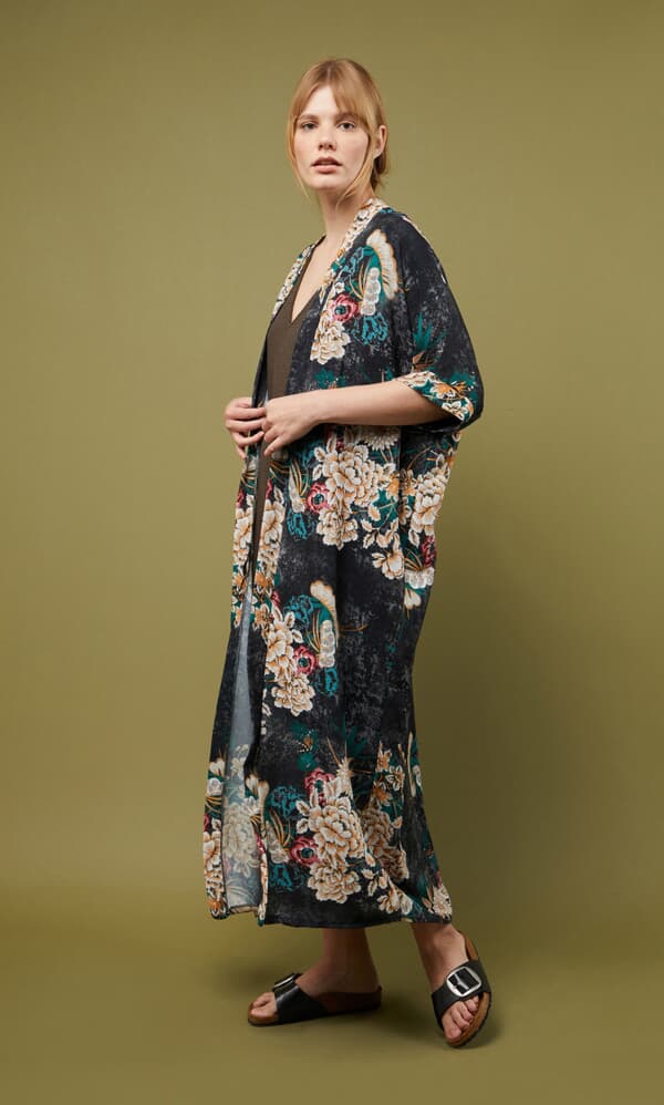 Mae Kimono