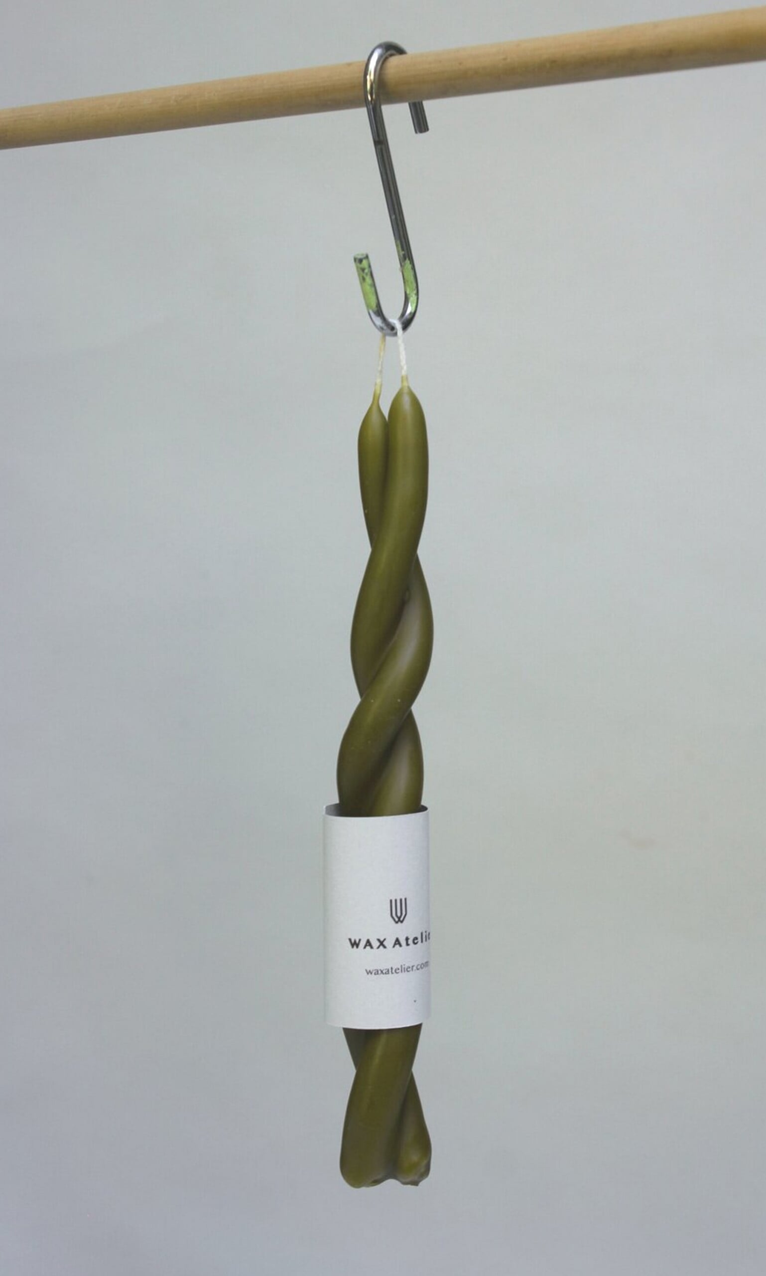 Moss twisted candle