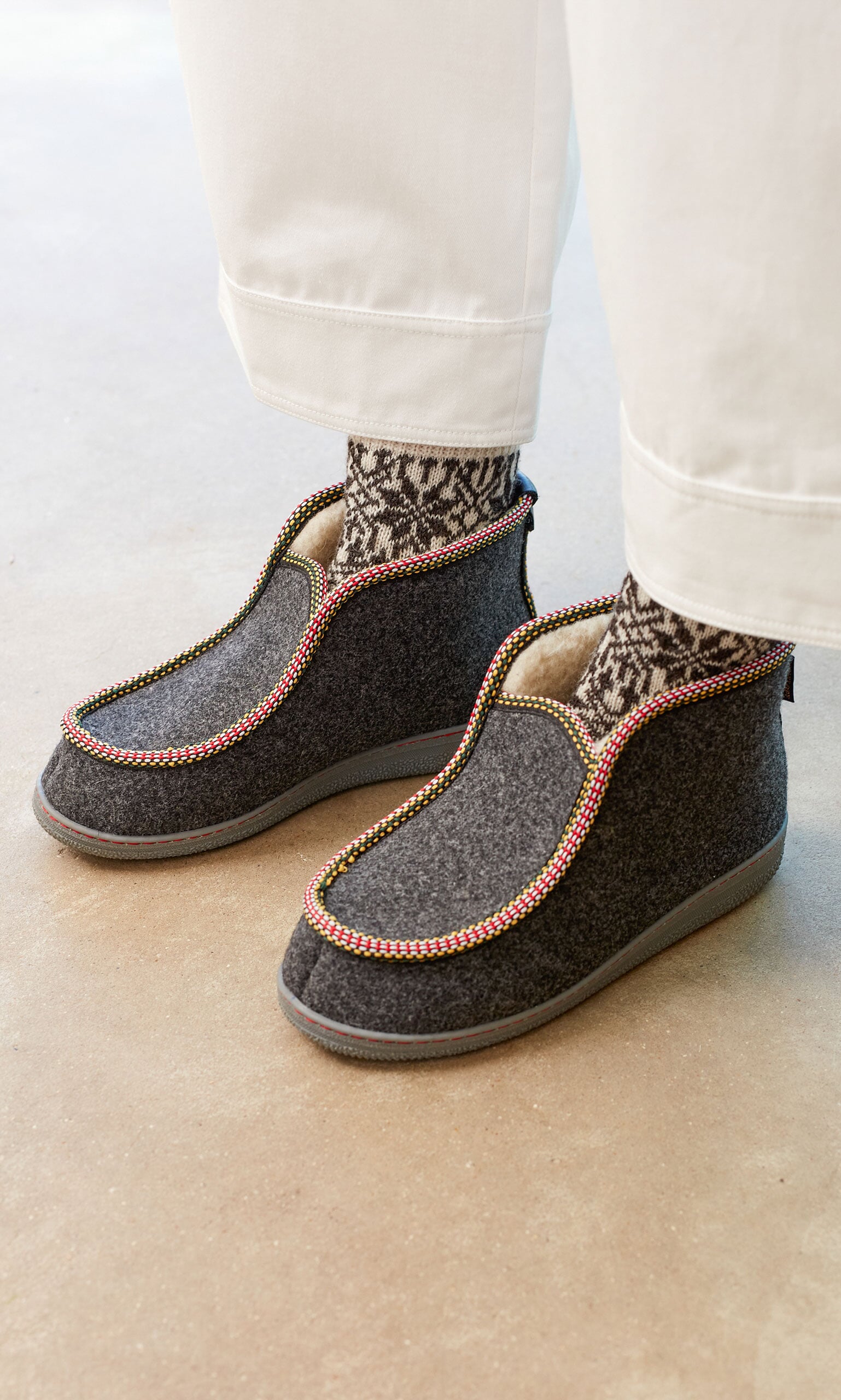 Innuit felt slippers