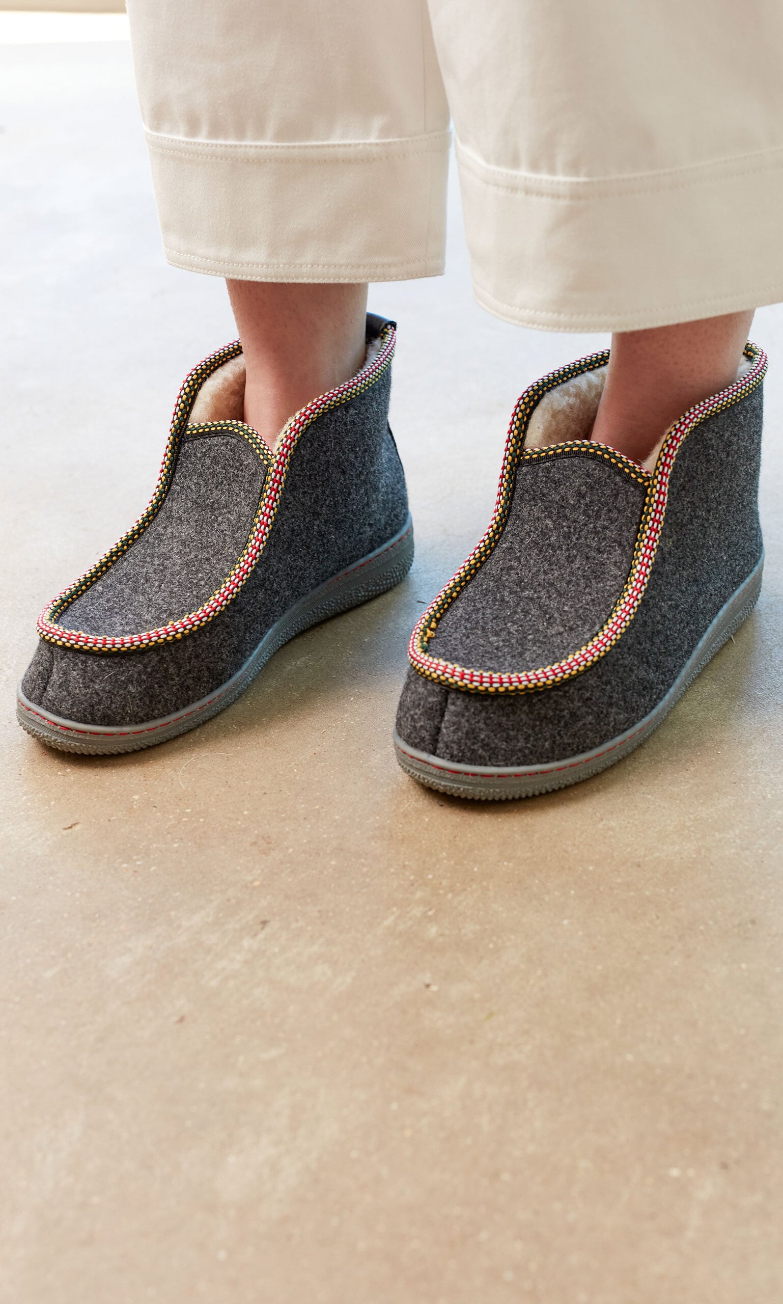 Innuit felt slippers