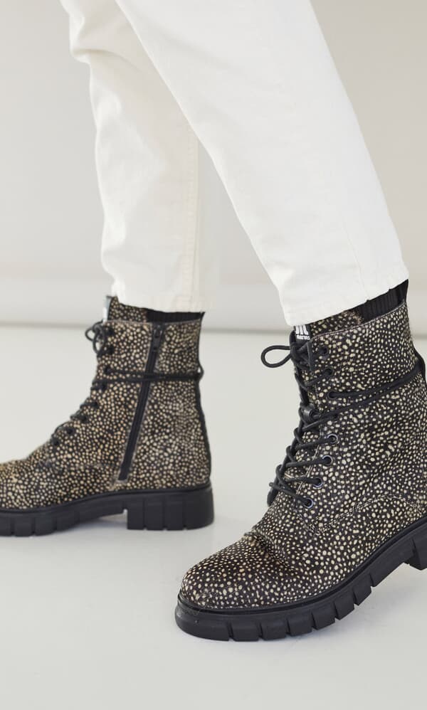 Tyler pixel boots