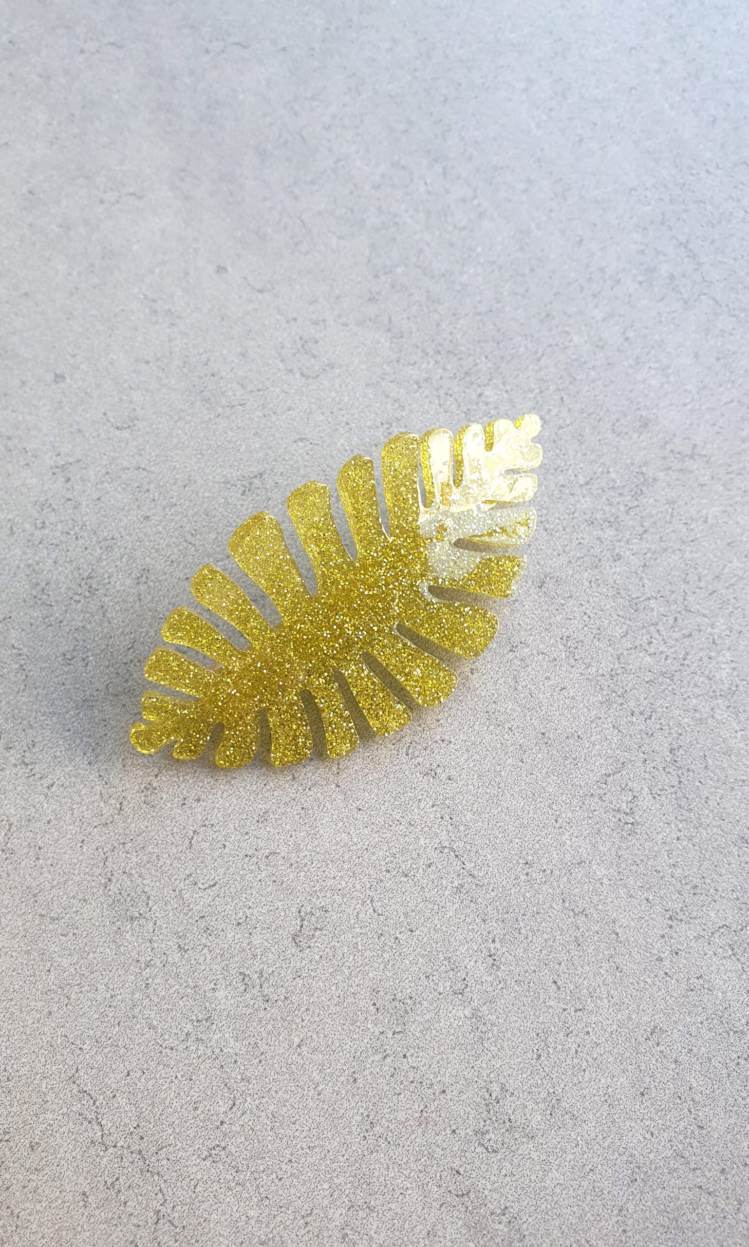 Leafy yellow hairclip
