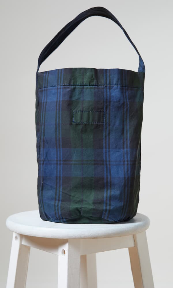 Blackthorn bucket bag