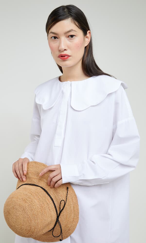 Scallop collar blouse