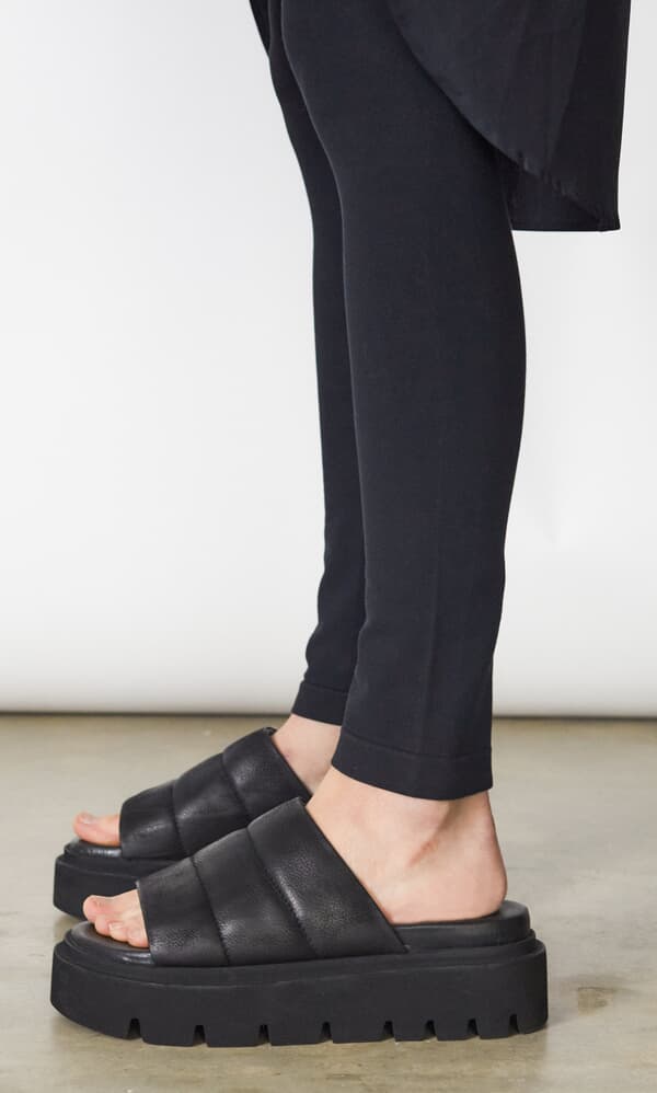 Liberta sliders by Lofina