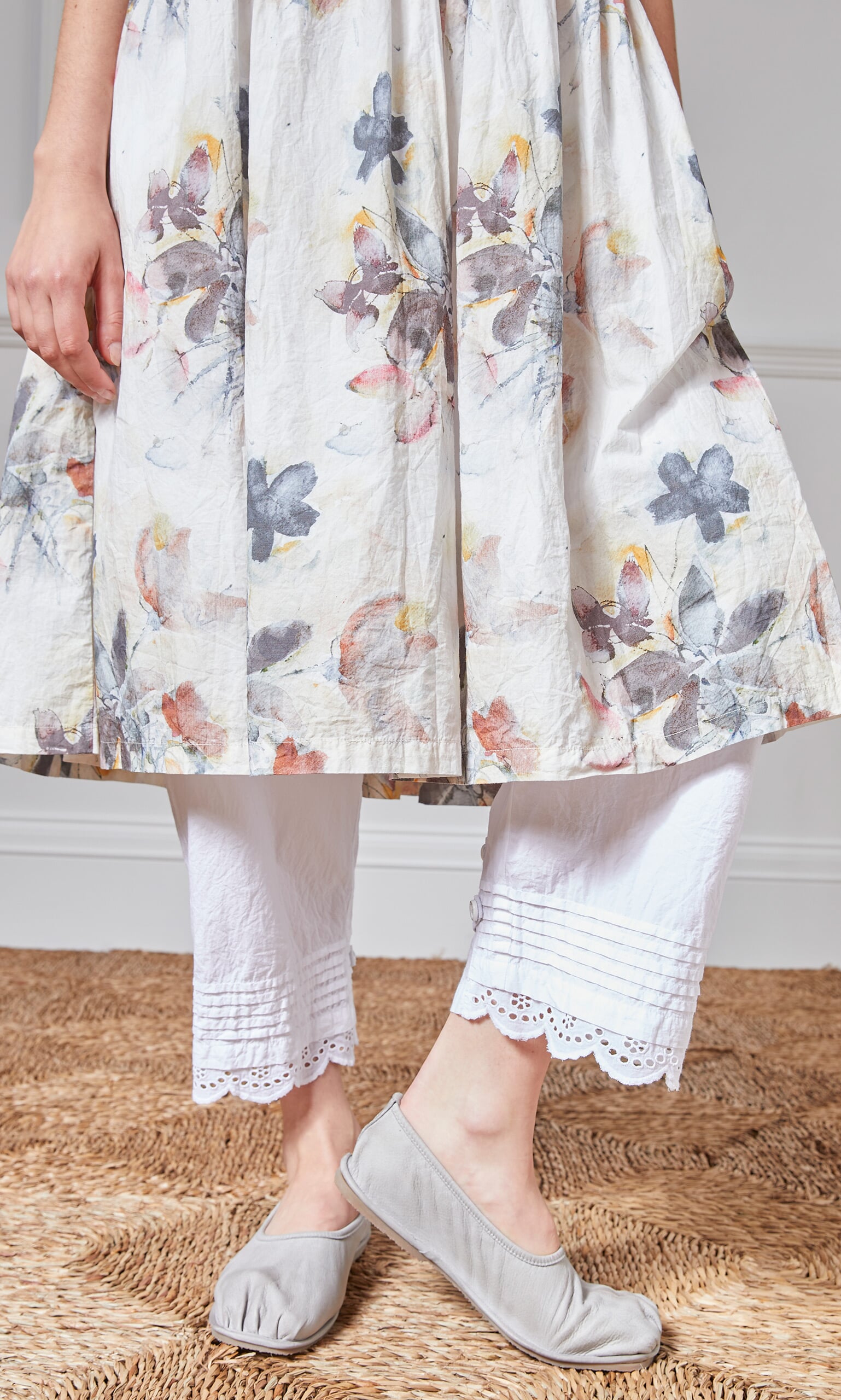 Akoya pumps