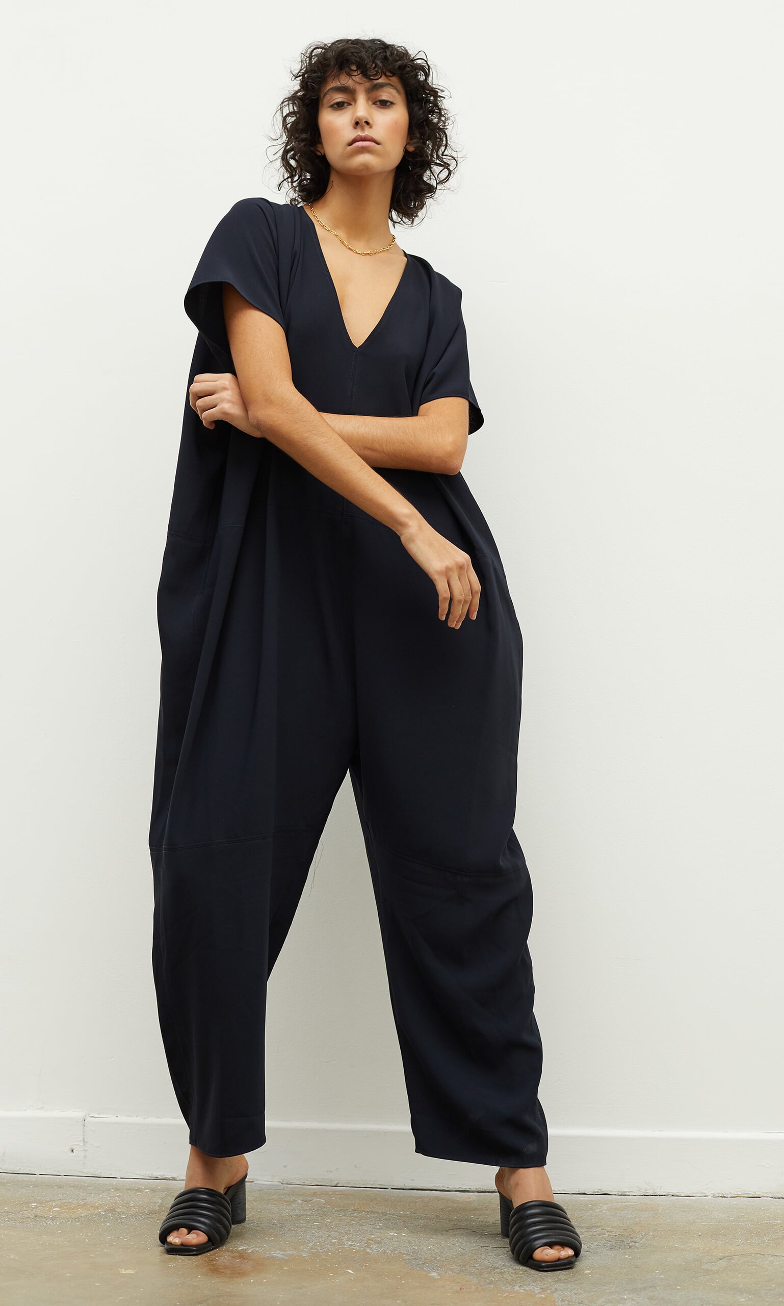 Classic navy jumpsuit - SS22