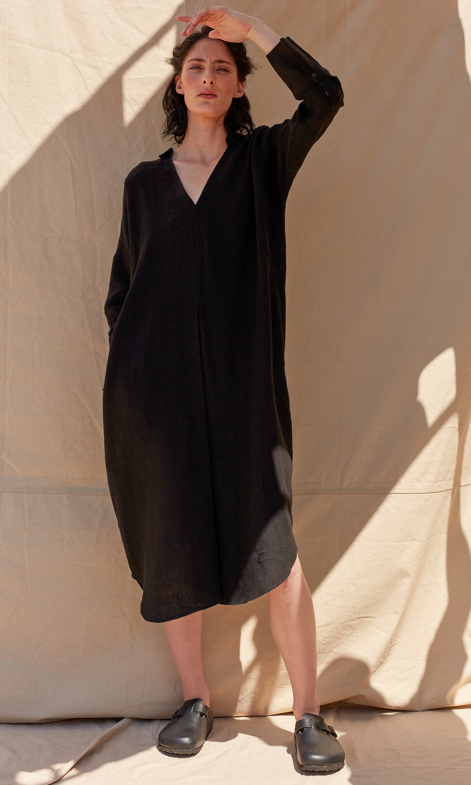 Artist Linen dress - coal