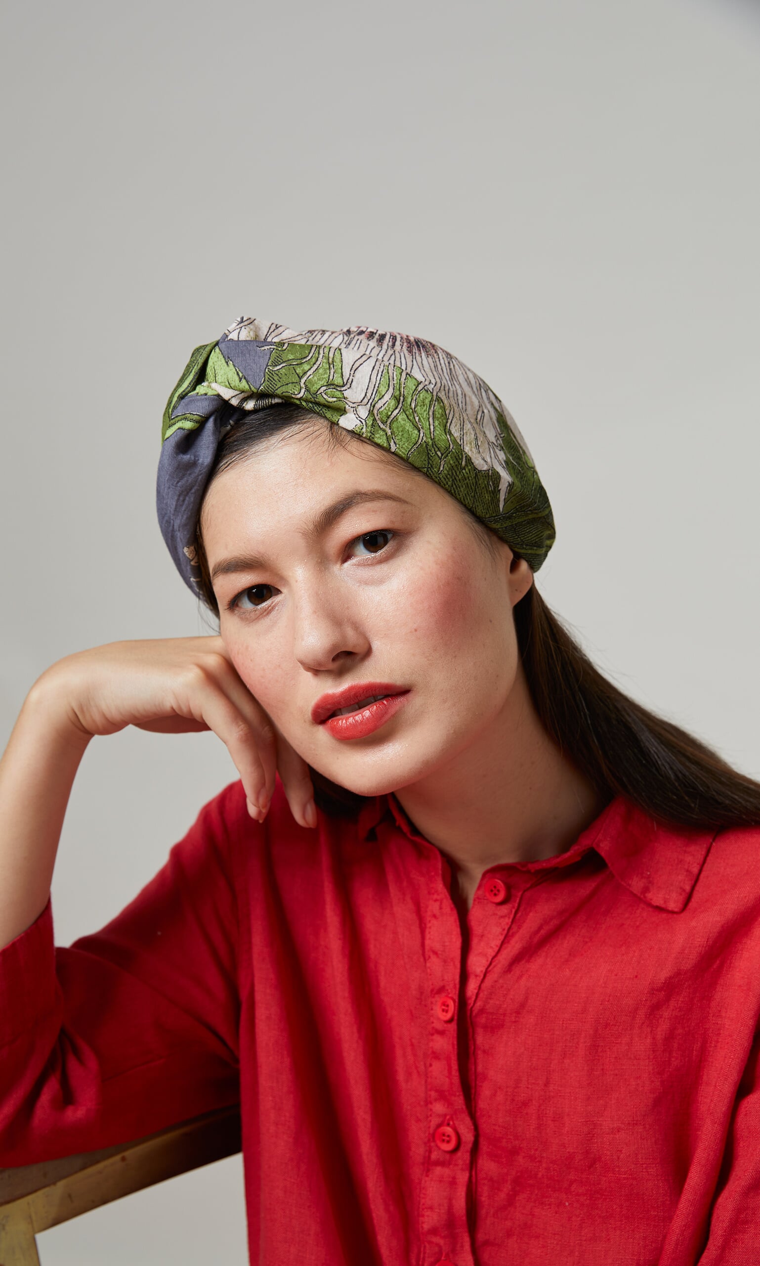 Passionflower grey headband 