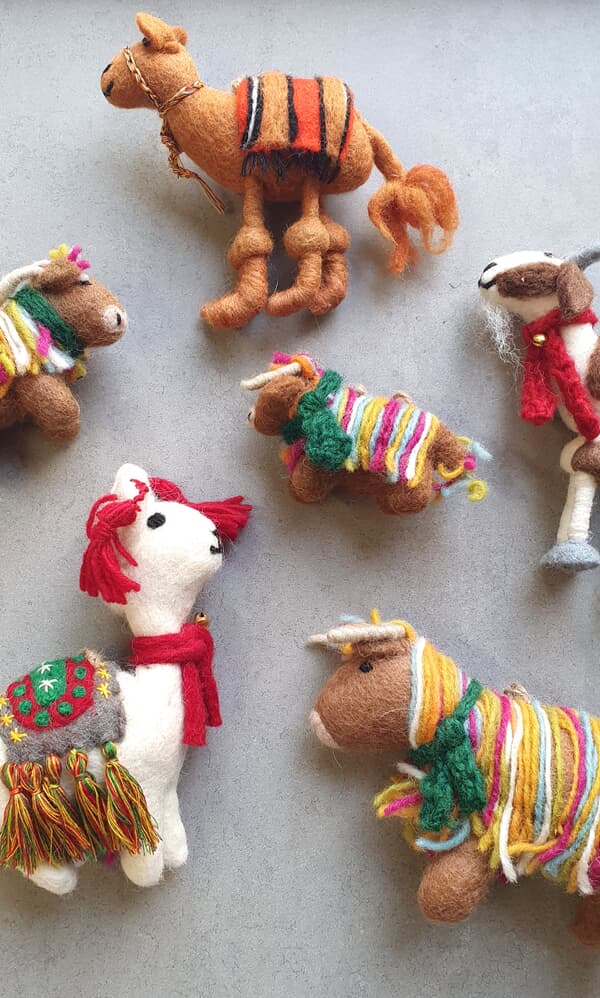 Small highland cow decoration
