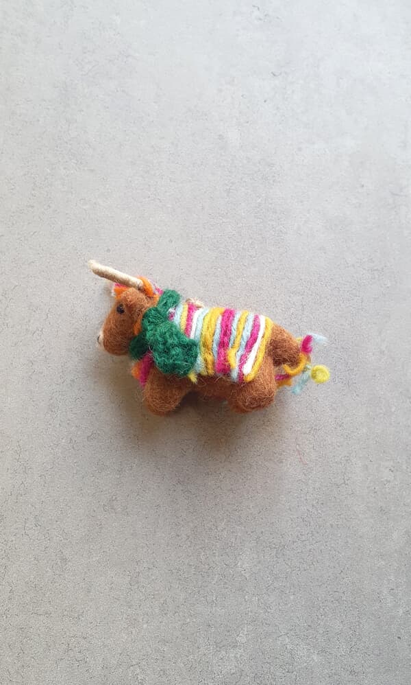Small highland cow decoration