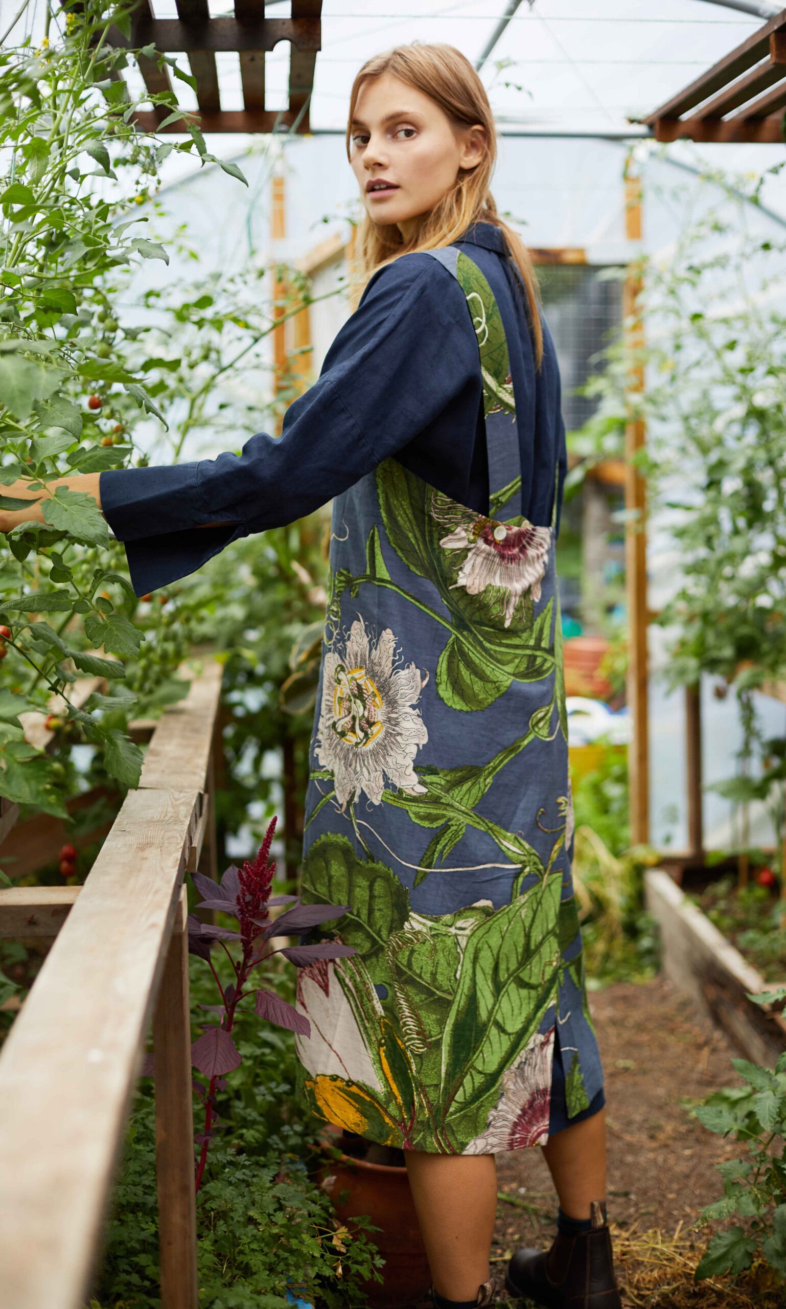 Grey flower apron
