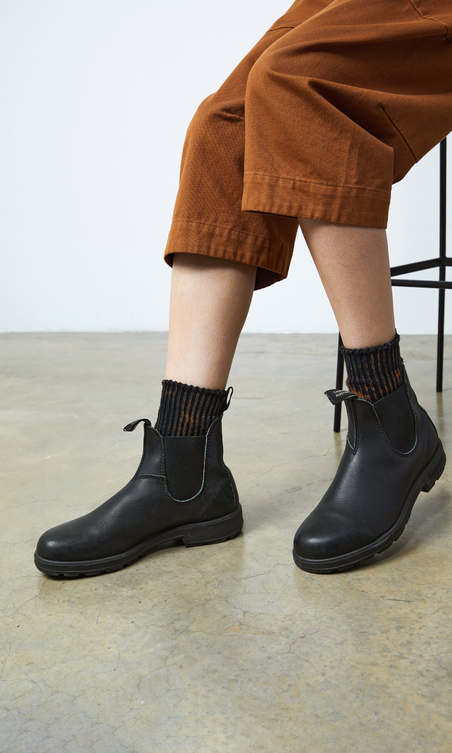 Slip on sales boots blundstone