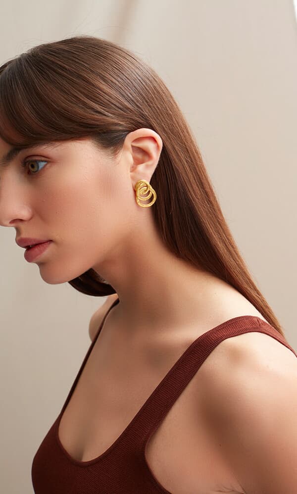 Interlinked hoops