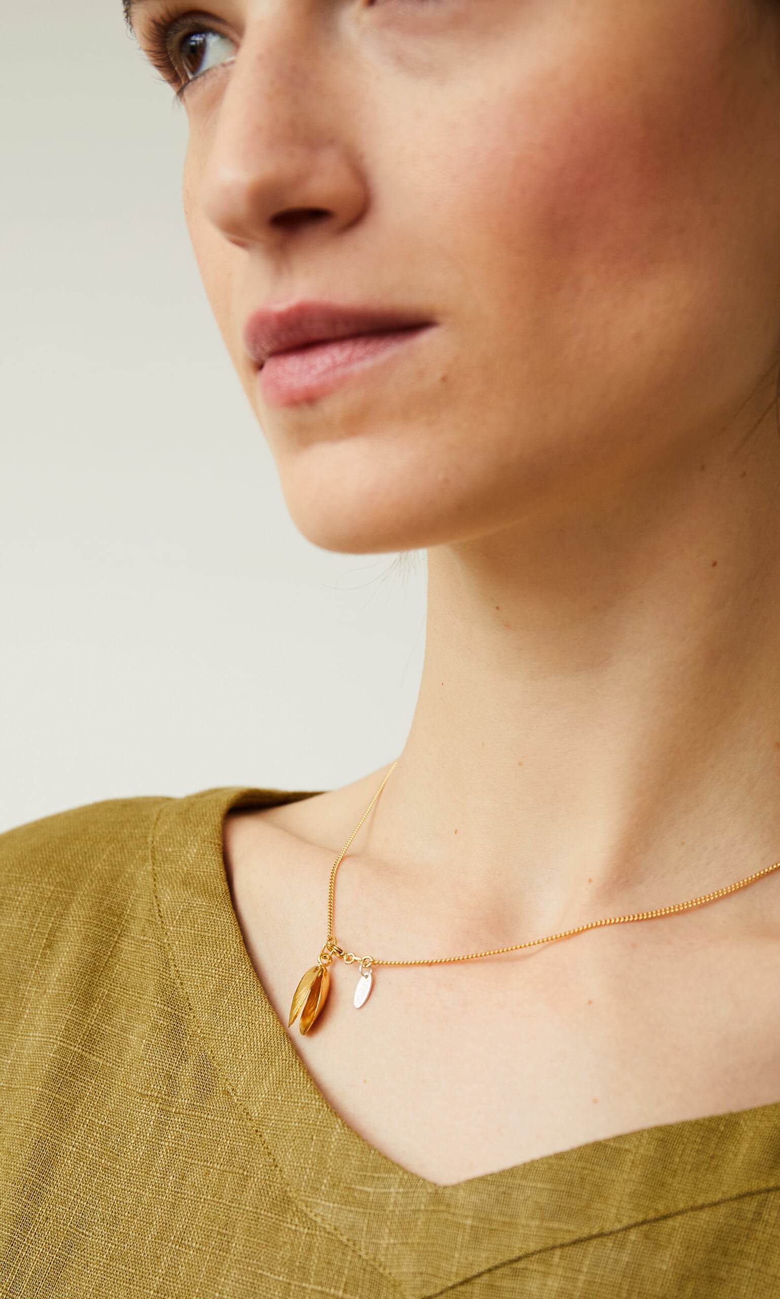 Gold Moules necklace