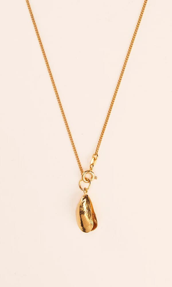Gold Moules necklace