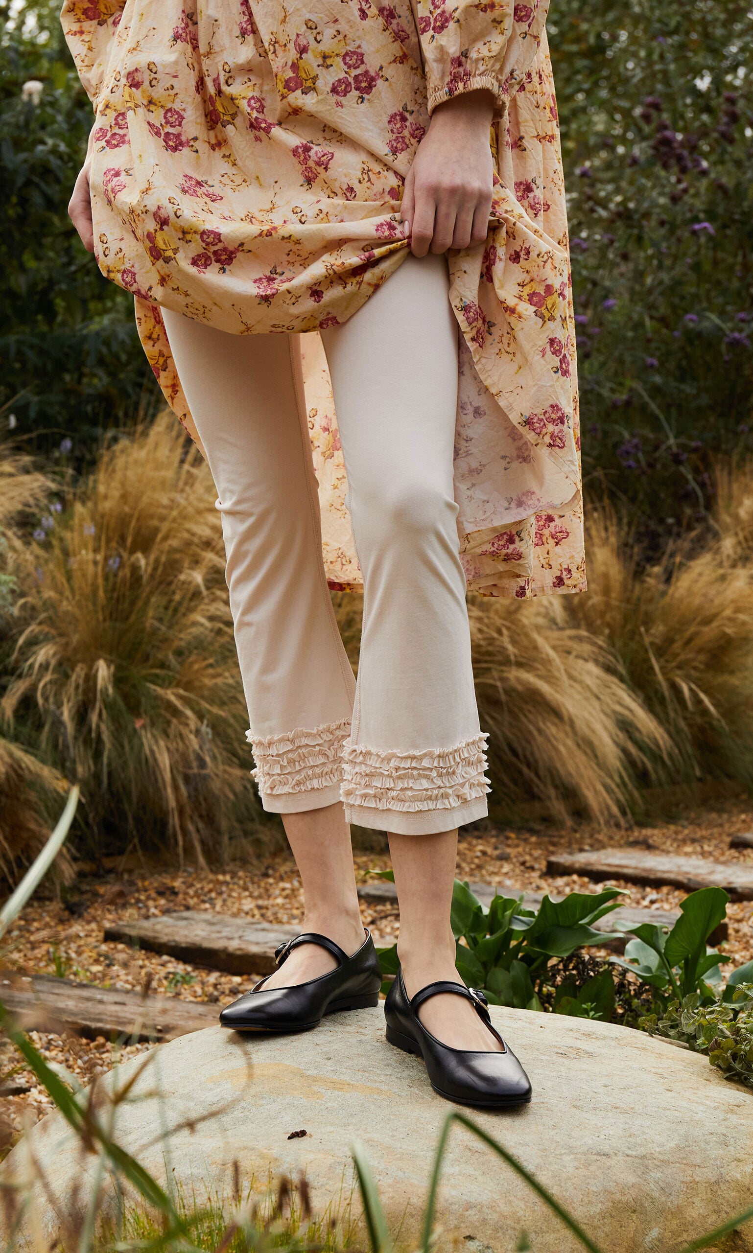Ellen ruffle pants
