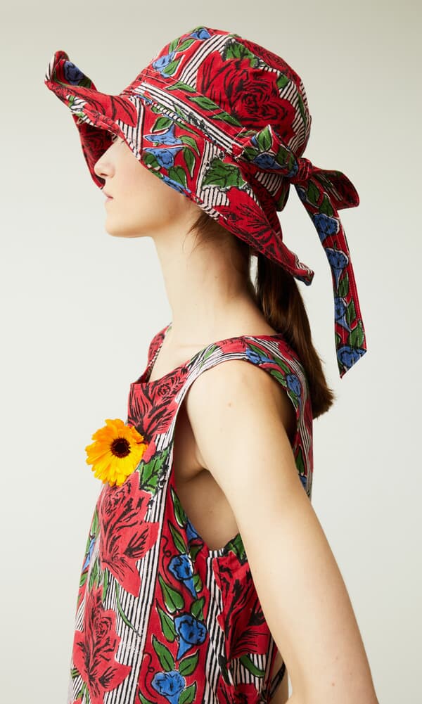 Rose hat