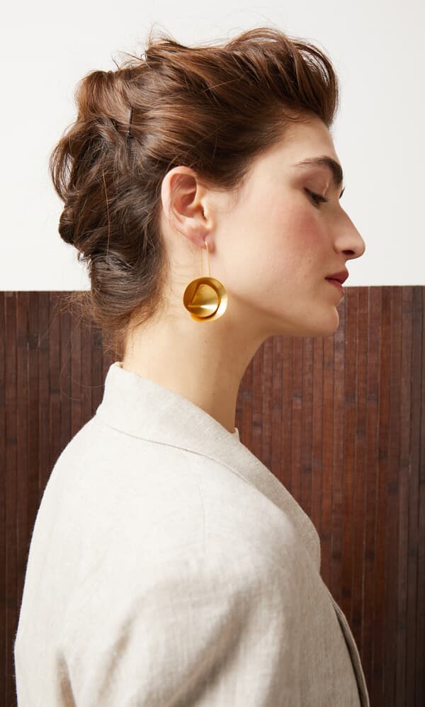 Gold shell earrings