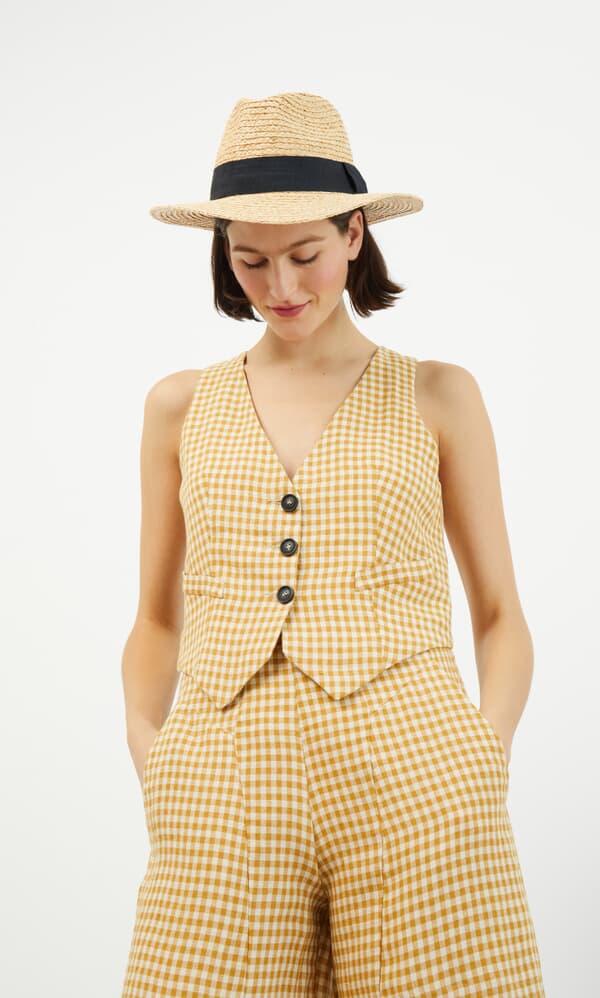 Trilby with black band