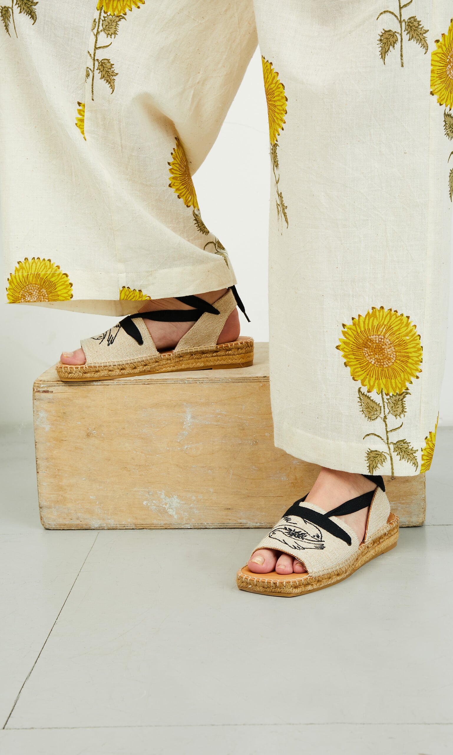 Paloma sandals