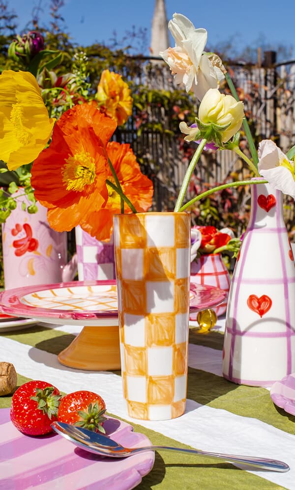 Checker vase - Rust