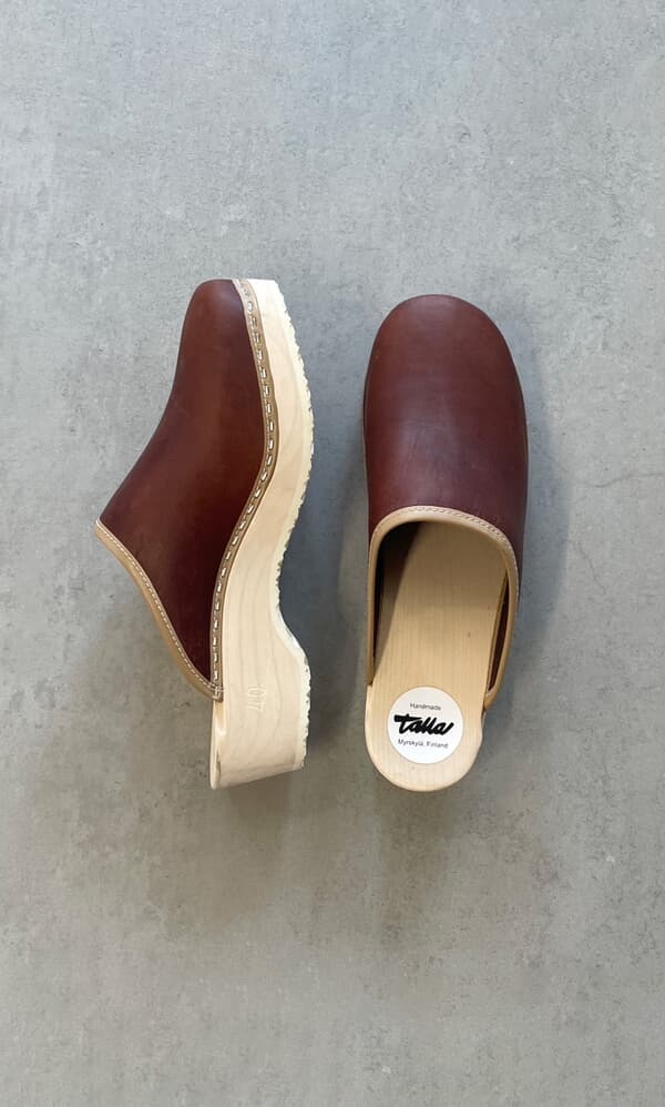 Martina Clogs