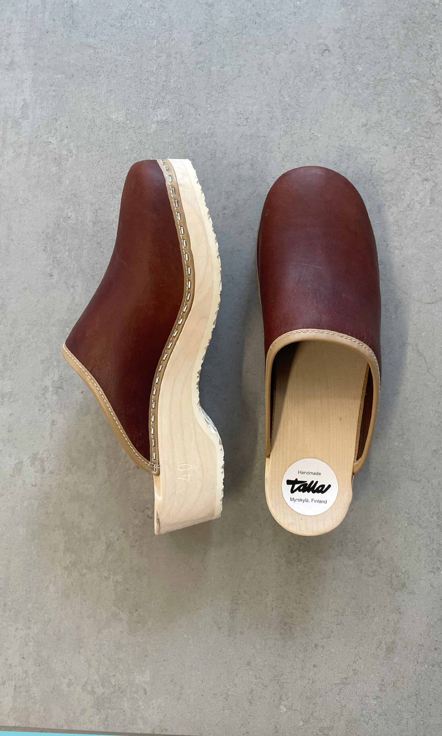 Martina Clogs