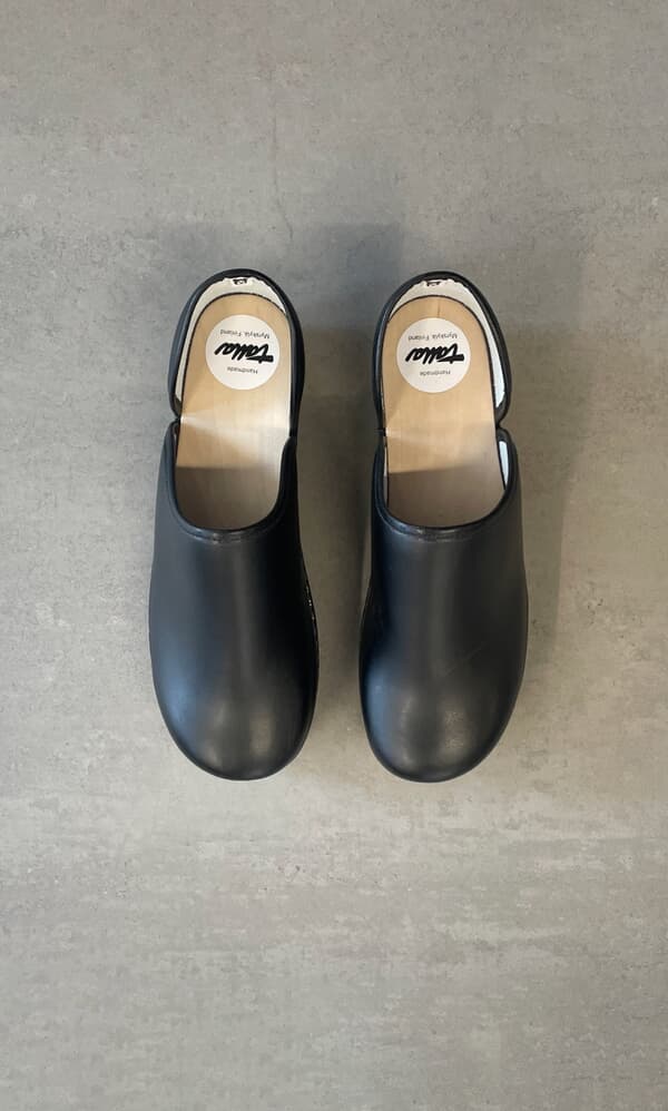 Alma Clogs