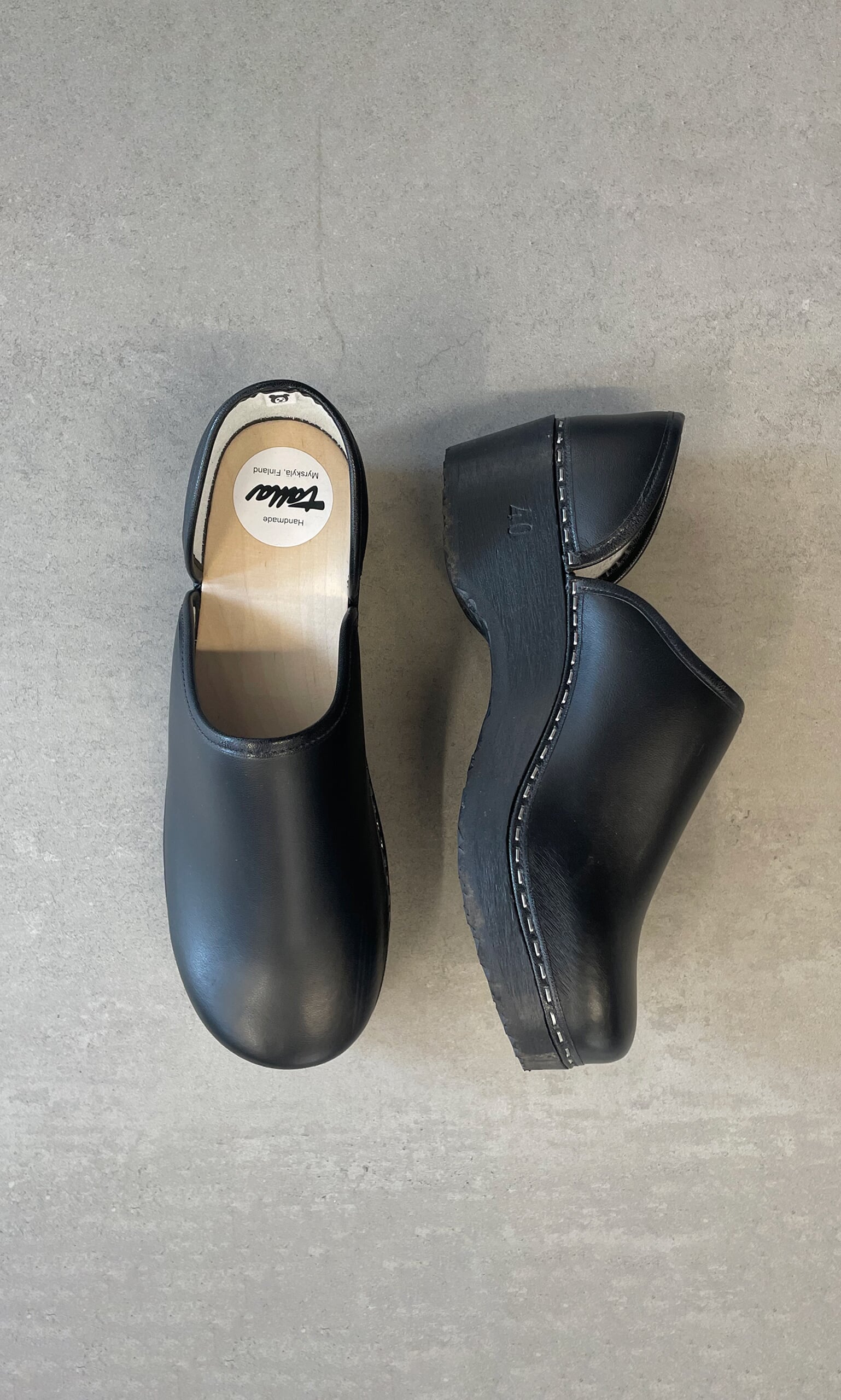 Alma Clogs