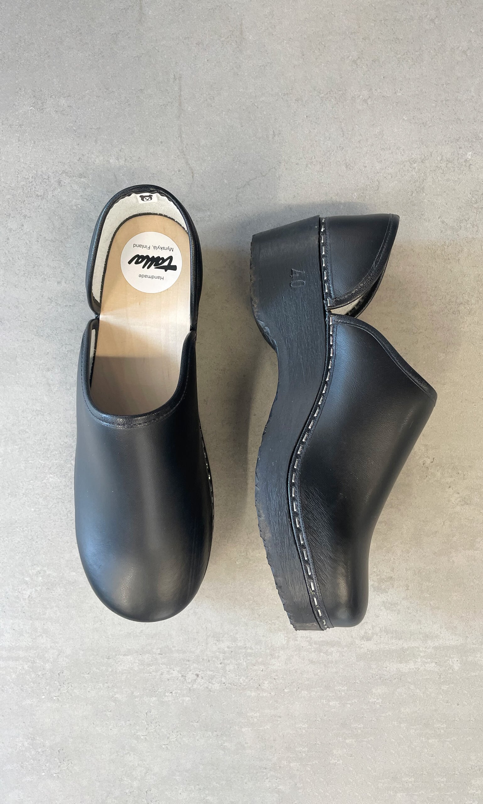 Alma Clogs