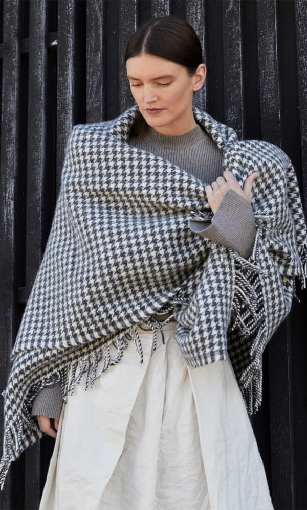 Charcoal Houndstooth Throw