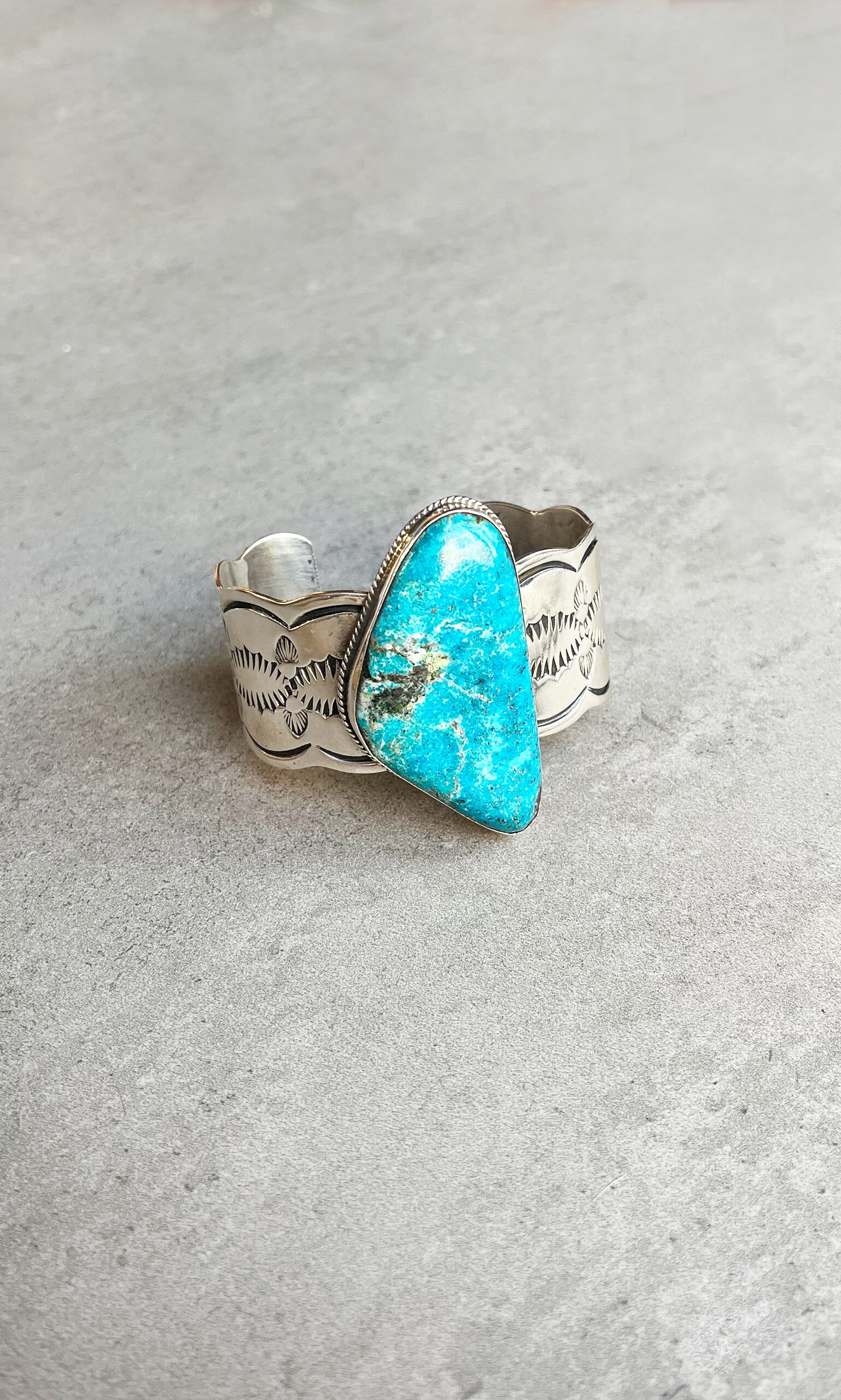 Nevada cuff