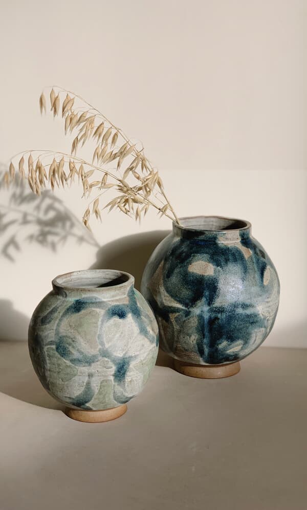Blue Chain Moon Vase 