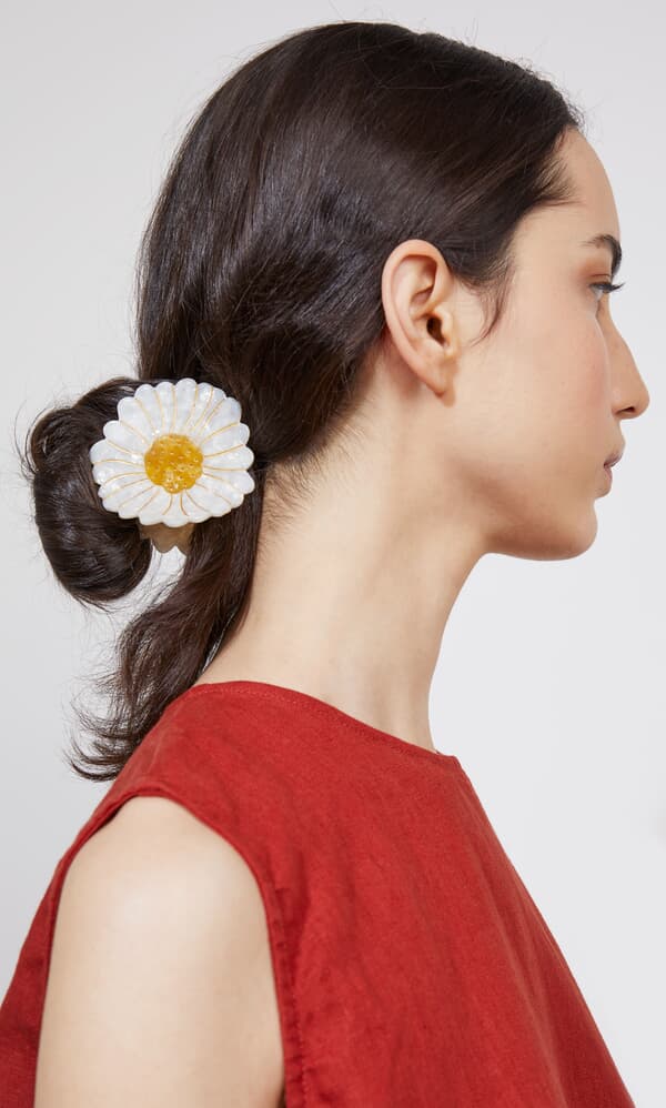 Daisie Clip