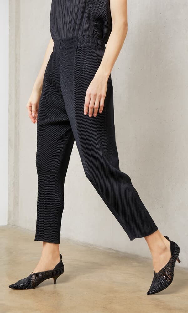 Black Pleat Trousers