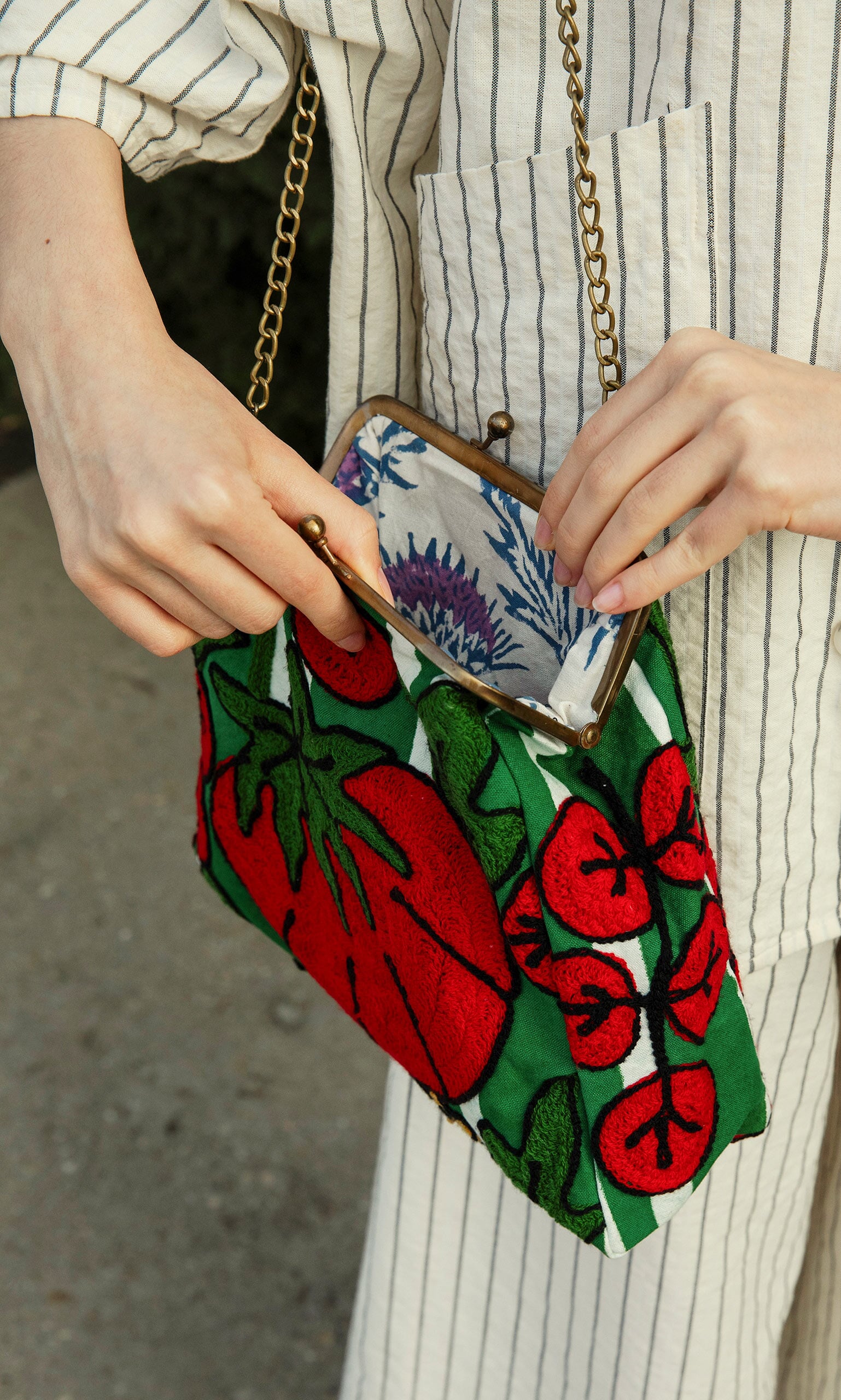 Tomato Clasp Bag