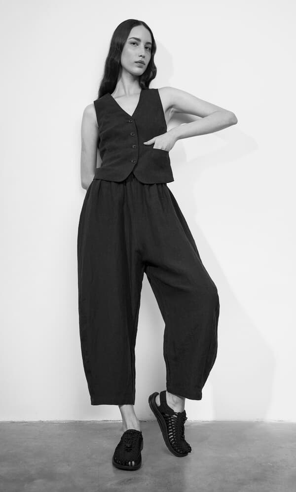 Butoni Pants - Black Linen