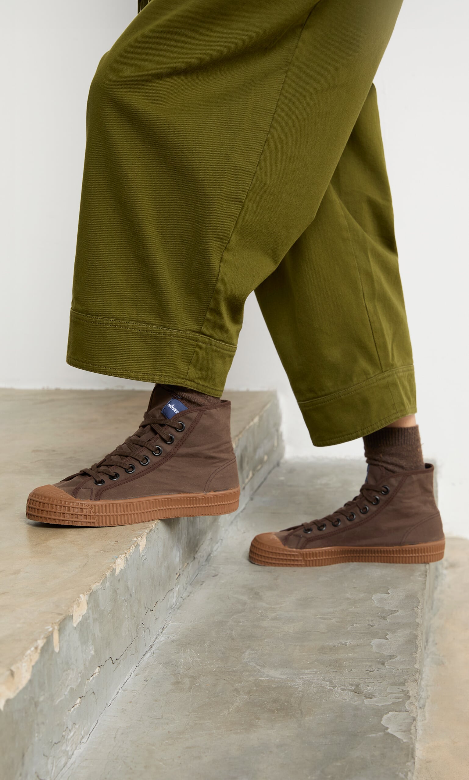 High Top Trainers - Brown Wax