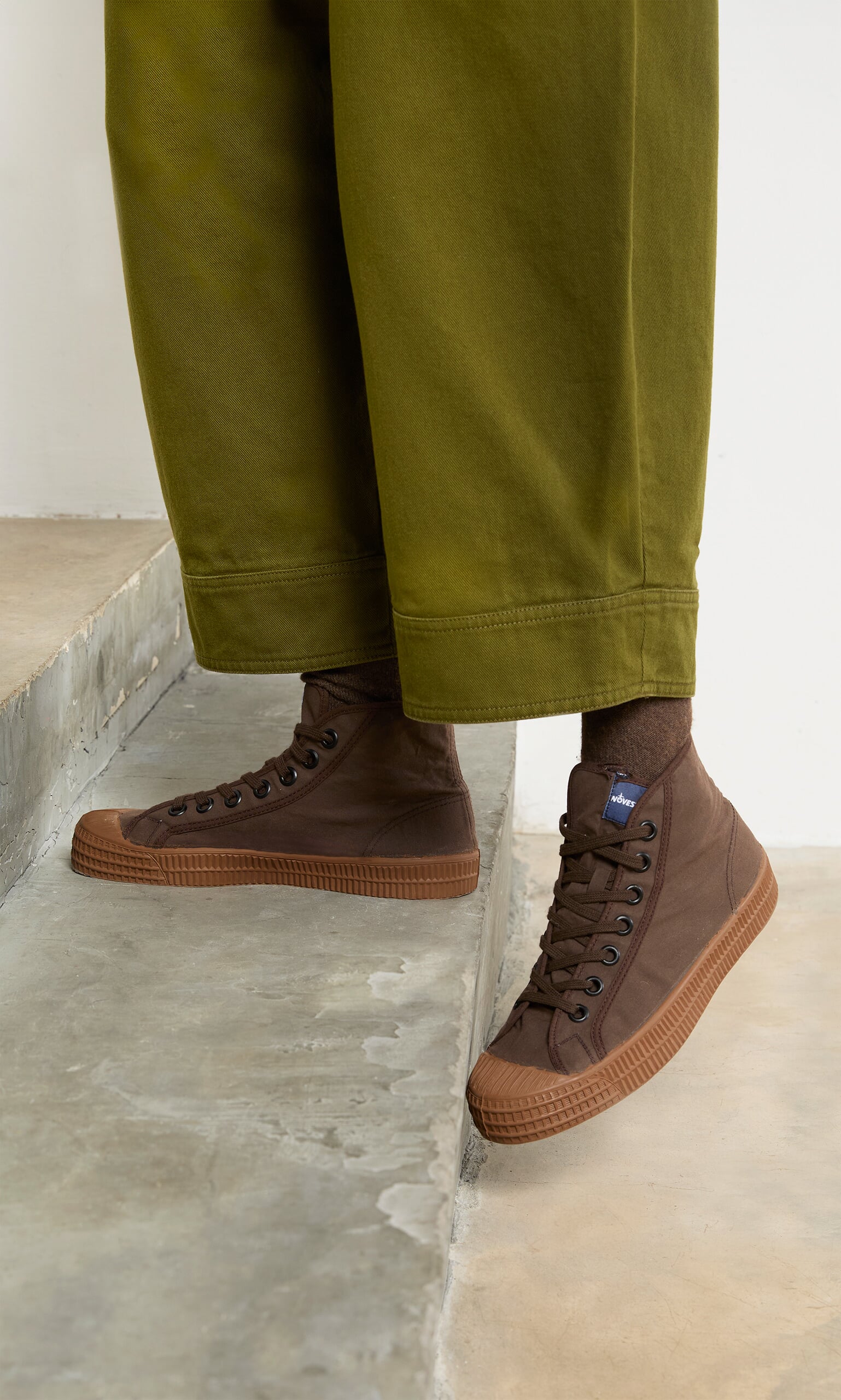 High Top Trainers - Brown Wax