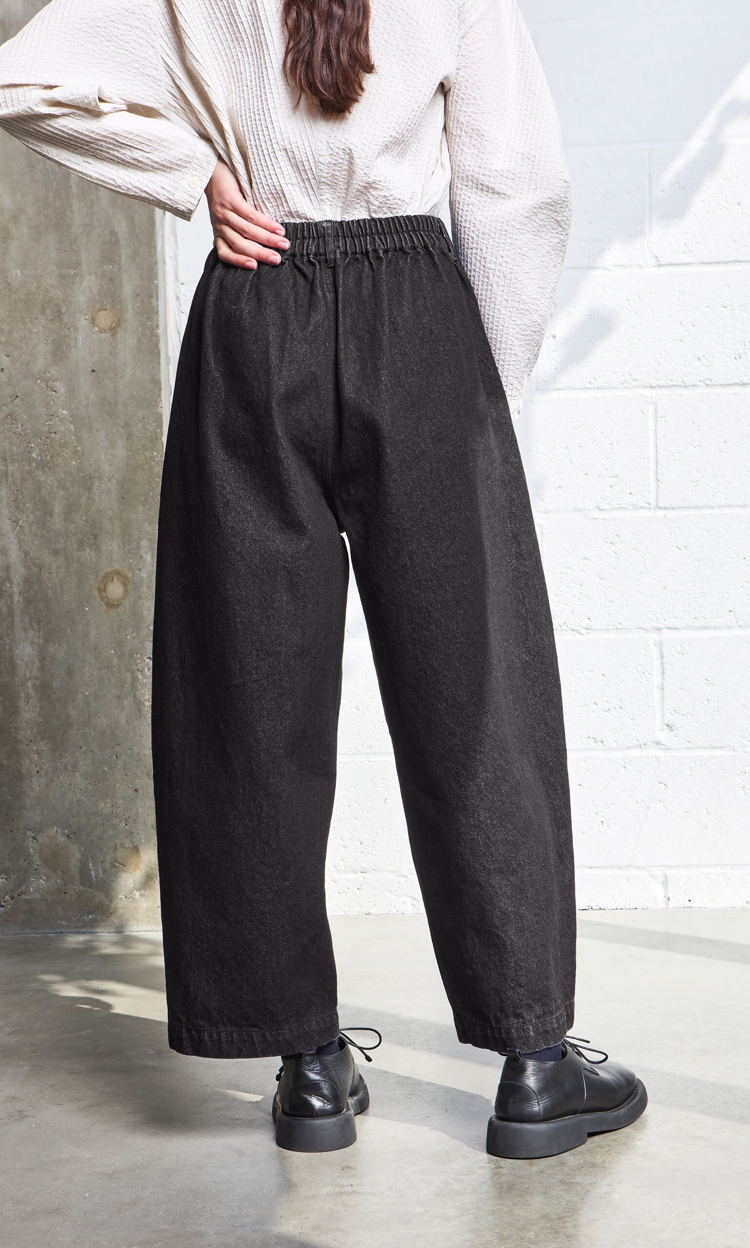 Black Barrel Pants 
