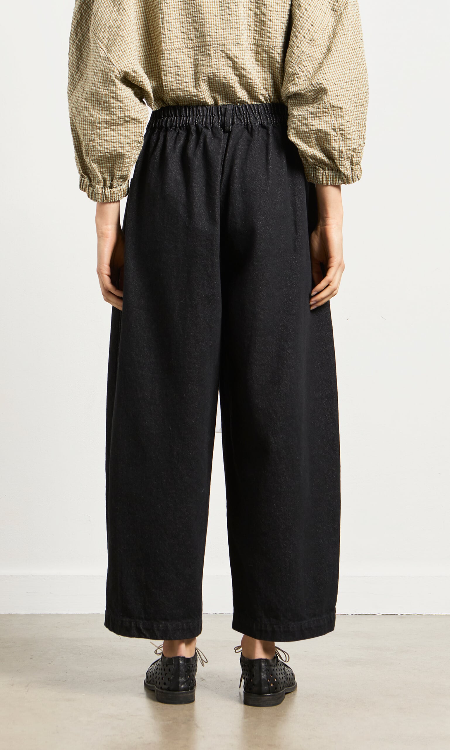 Black Barrel Pants 