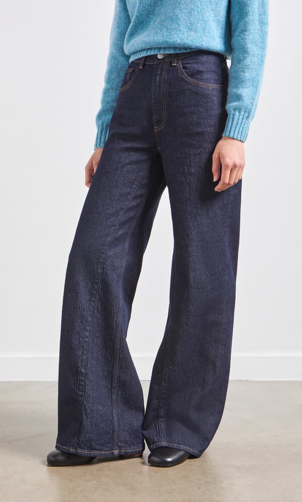 Belted Wide Jeans
