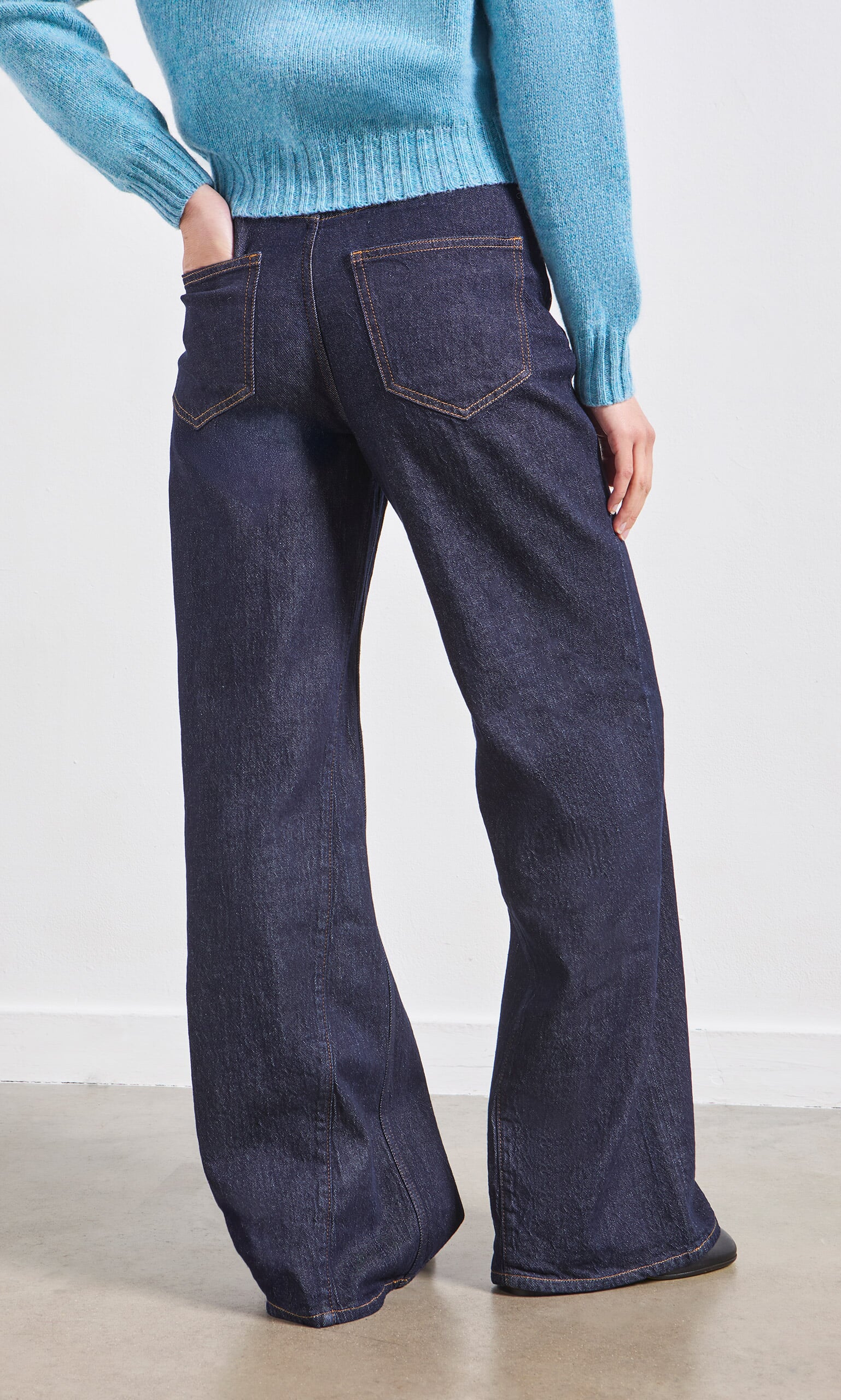 Belted Wide Jeans