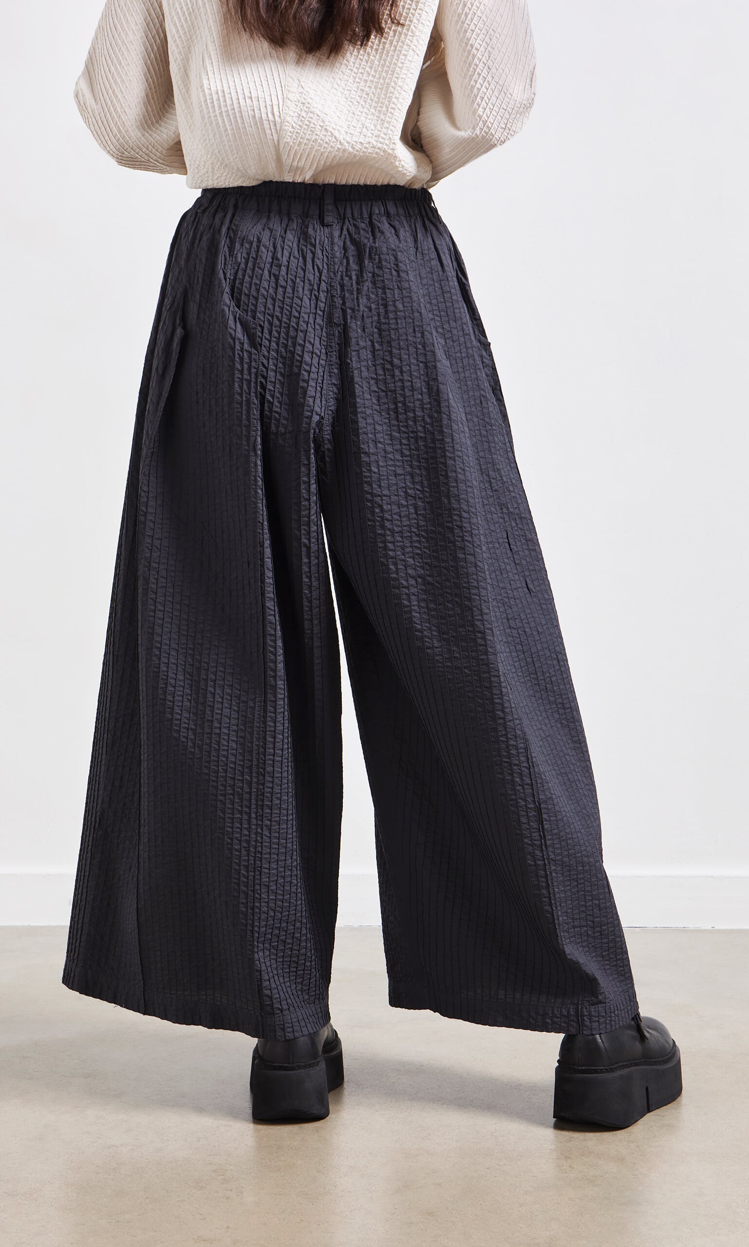 Kiri Pintuck Pants
