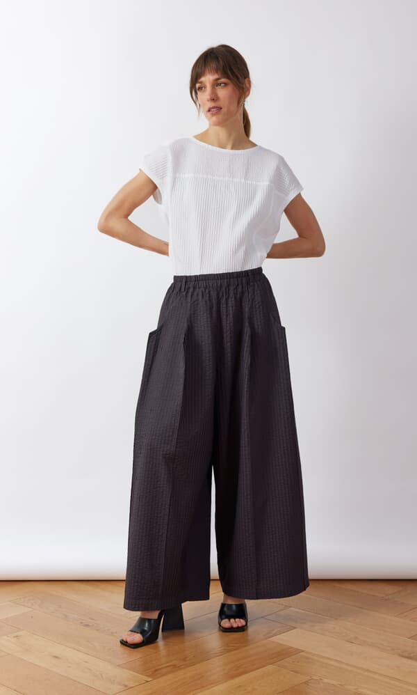 Kiri Pintuck Pants