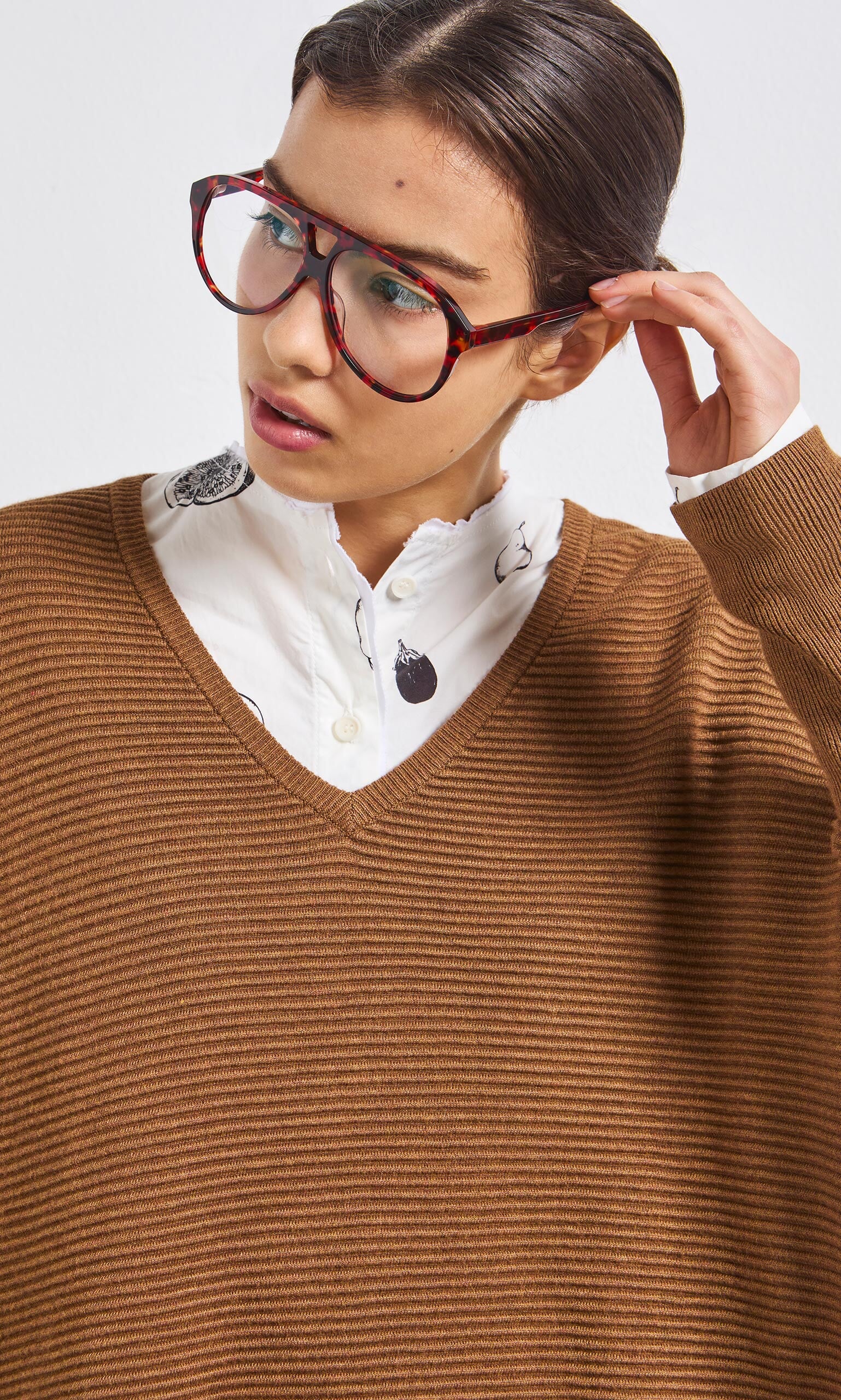 Jack V Neck - Chestnut