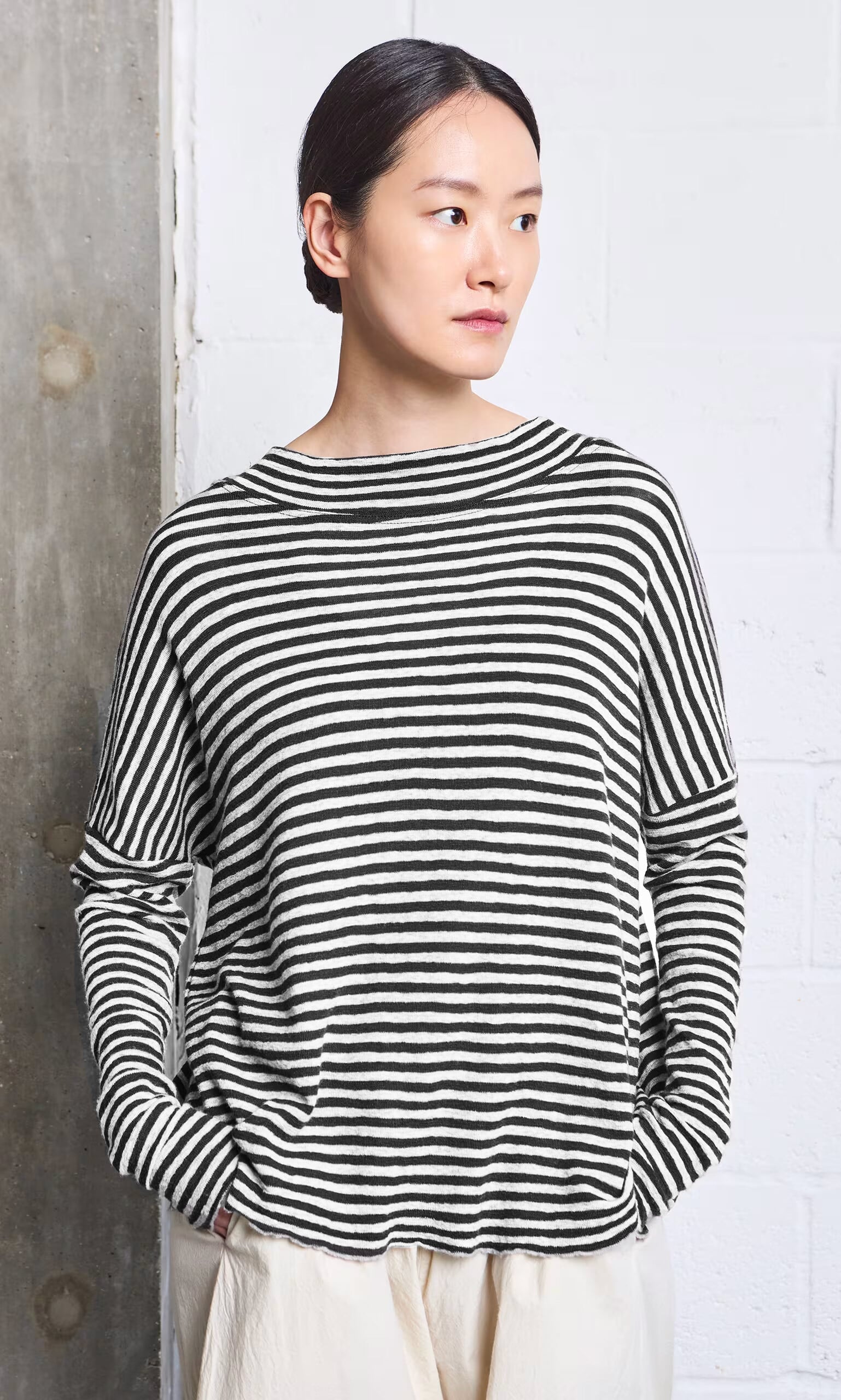 Ida Mockneck (black and white stripe)