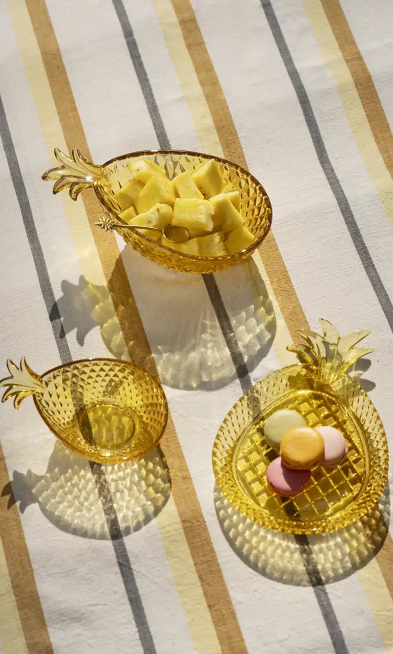 Glass Pineapple Bowls (Set of 3)