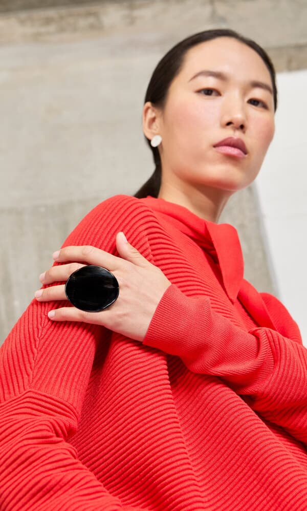 Black Circle Ring